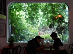 -彳亍咖啡·这里(水湾路店)