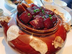 紫砂红烧肉-松鹤楼·非遗·苏帮菜(融科店)
