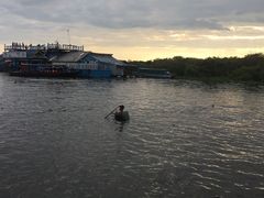 -洞里萨湖