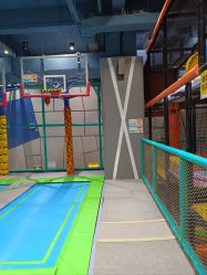 -反弹蹦床公园·亲子乐园·团建·派对(尚品奥莱店)