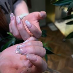 -雪儿·YuKi美甲美睫皮肤管理Salon