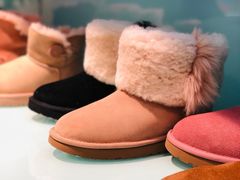 -UGG(燕莎奥特莱斯购物中心店)