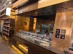-钱小奴海鲜自助黑金店(杭州滨江龙湖店)