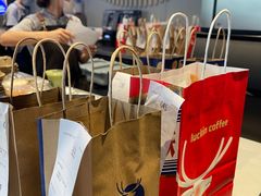 -瑞幸咖啡(写意创意中心店)