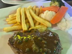 -Green Tree Rest. & Pub