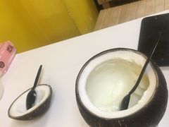 -志龙皇冠吃货椰子铺