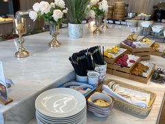 -西安大雁塔科技大学地铁站亚朵酒店