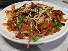 干炒牛河-肥仔文澳门猪骨煲(南京西路店)