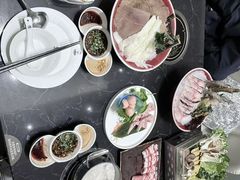 -红鼎豆捞·非遗鲍皇汤火锅(宝丰路店)