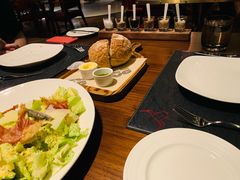 -恰餐厅及酒吧 CHAR Bar & Grill (北京丽都皇冠假日店)