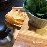 味道不错，炸豆皮量大，高峰时期排队需要点时间
