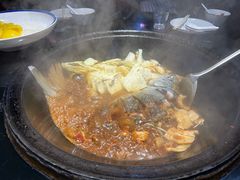 -鱼窝棚柴火铁锅炖(富山屯店)