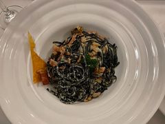 墨鱼汁意面配奶油培根汁-火车头法国西餐厅