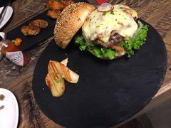 -HIGH FIVE哈福手工汉堡(桂林路店)