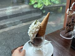 -Chom Cafe and Restaurant