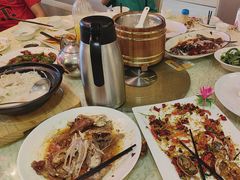-鹏城人家海鲜酒家·23年老字号(较场尾店)