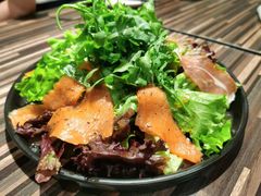 烟熏三文鱼色拉-BomBa意大利餐厅