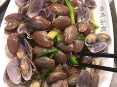 葱姜炒花甲-四川小胡子海鲜(丁村万人海鲜广场店)