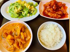 -同济大学本部学苑饮食广场