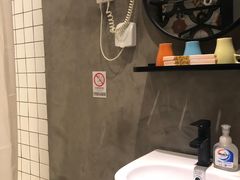 -拖板鞋咖啡旅行酒店(春熙路地铁站店)