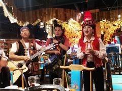 -老滇山寨•云南特色菜•地方菜•民族风情歌舞表演(金碧店)