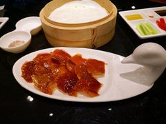 精品烤鸭-皇城根·鲁菜济南菜·吊炉烤鸭·炒鸡鱼头(济南旗舰店)