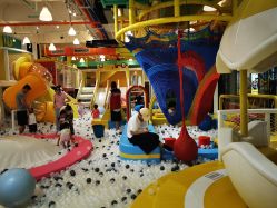 -泛尼尼儿童乐园(文化广场店)