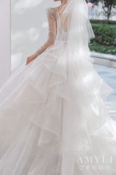-艾米丽婚纱礼服