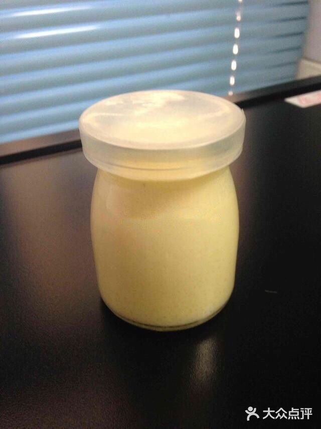 如丝般顺滑的简易版牛奶布丁