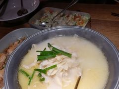 -蜜桃餐厅·伴山(湖滨商业街店)