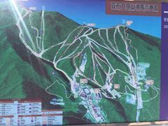 -亚布力新体委滑雪场