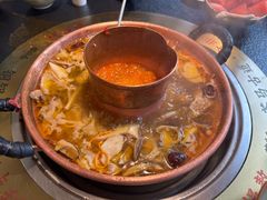 -菌自由丨野生菌火锅特色庭院餐厅(丽江古城店)