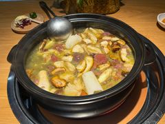 -一朵菌·野生菌探索家火锅(南亚店)