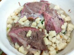 牛肉泡馍-刘信牛羊肉小炒泡馍(回民街店)