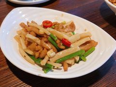 小炒黄牛肉-江渔儿酸菜鱼(东二环泰禾店)