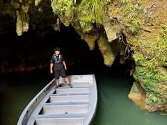 -怀托摩萤火虫洞