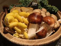 -三出山火锅(南京万象天地店)
