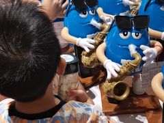 -m豆巧克力世界(上海世茂广场店)