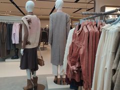 -URBAN REVIVO(七宝领展广场店)