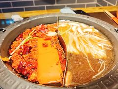 -宽板凳老灶火锅(台湾街店)