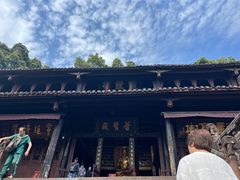 -峨眉山报国寺