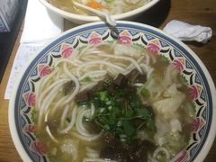 -鑫花溪牛肉米粉(人民广场店)