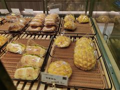 -顶东面包花园·生日蛋糕(世博店)
