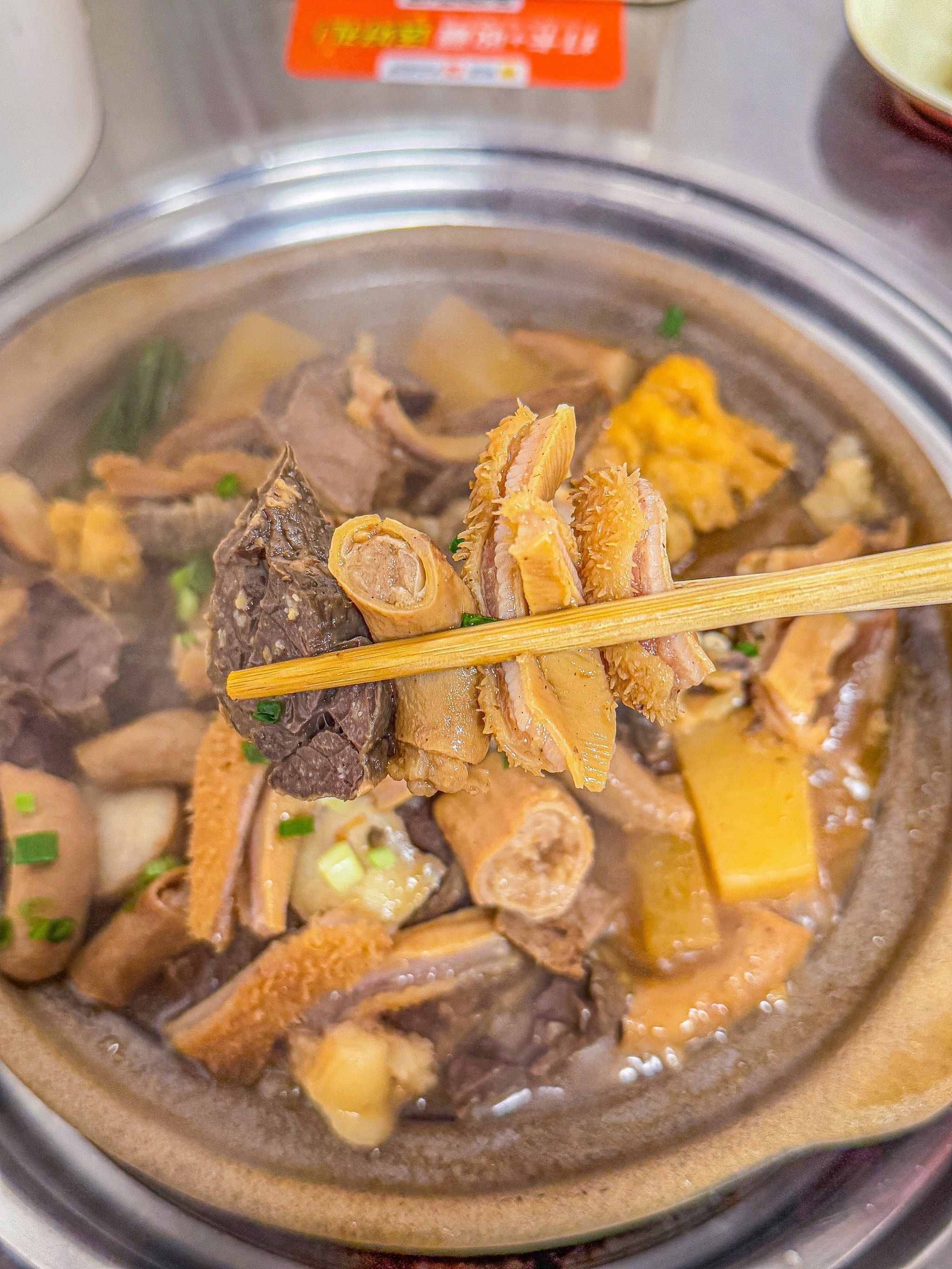 在翻身!吃到了冬天第一口广式牛杂煲