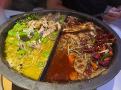 -鸣记脆皮烤鱼·海鲜烤鱼(三八广场店)
