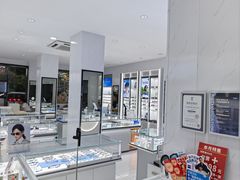 -光明眼镜·蔡司授权(徐泾店)