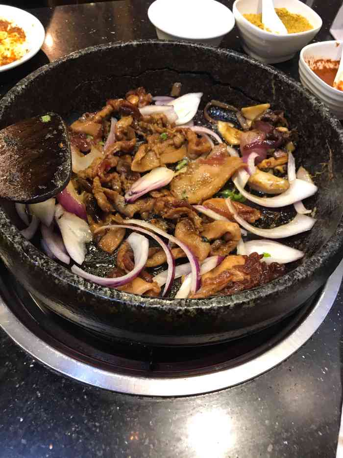 小伙虎坊桥石锅烤肉(七克拉店)-"朋友朋友说约着吃饭,找了个算中间的