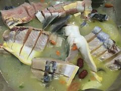 -姚记抚仙湖野生菌石锅鱼庄
