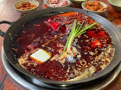 -四小区火锅·巷子里的重庆火锅(花照壁店)