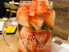 满杯草莓苏打-周沫西餐(漫广场店)
